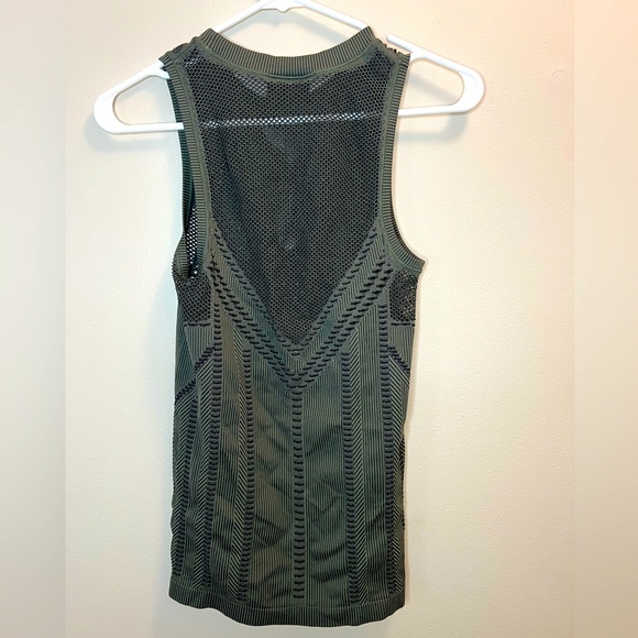 Athleta Oxygen Tank in Olive Green women’s size XS-EUC - Picture 4 of 4